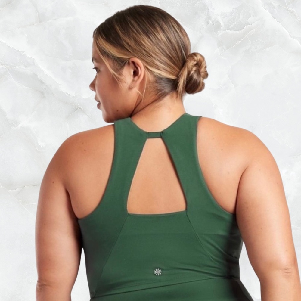 Green Athletic Conscious Crop Serene